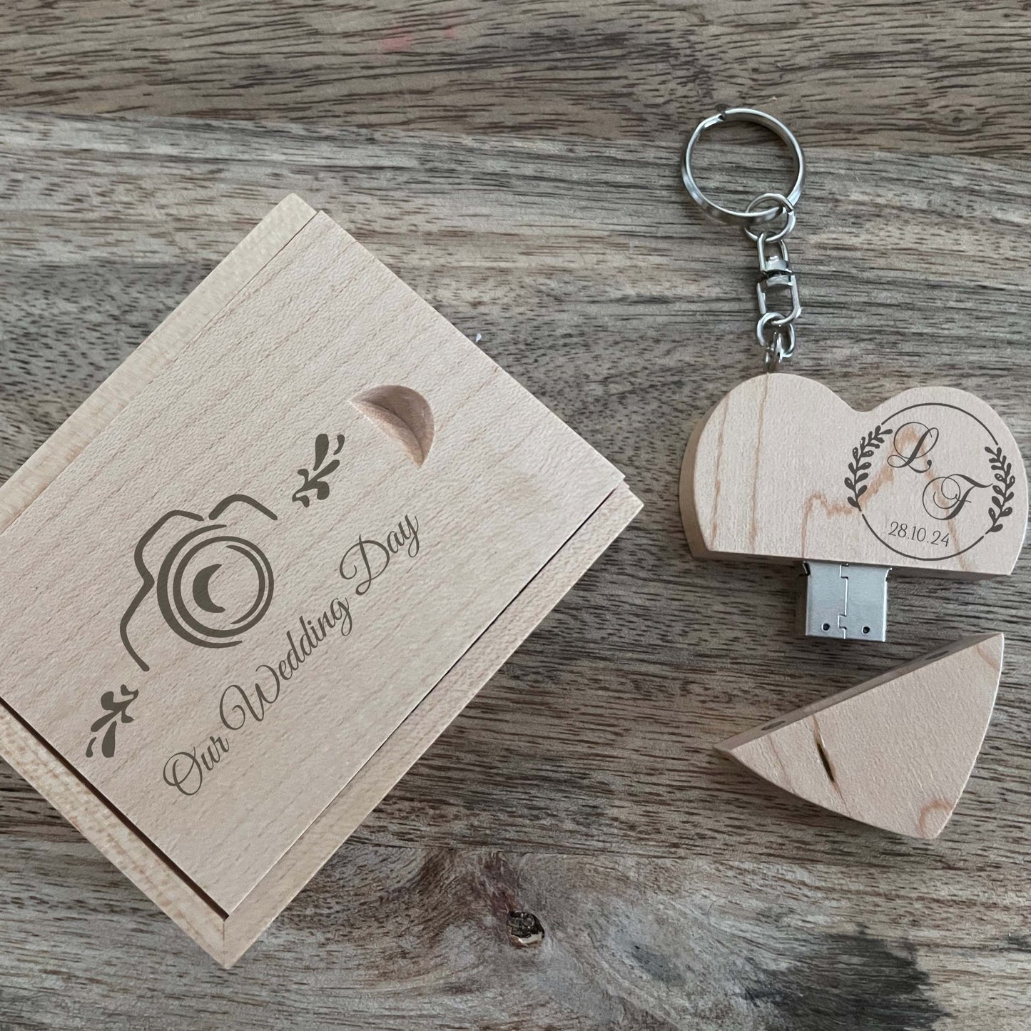 Clé USB avec boîte en forme de cœur en bois